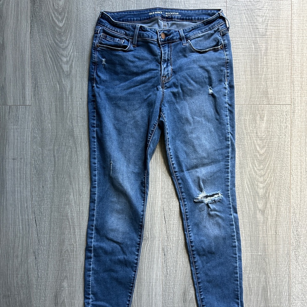 Women’s Old Navy Rockstar Mid-Rise Medium Wash Destructed Skinny Jeans (8)
